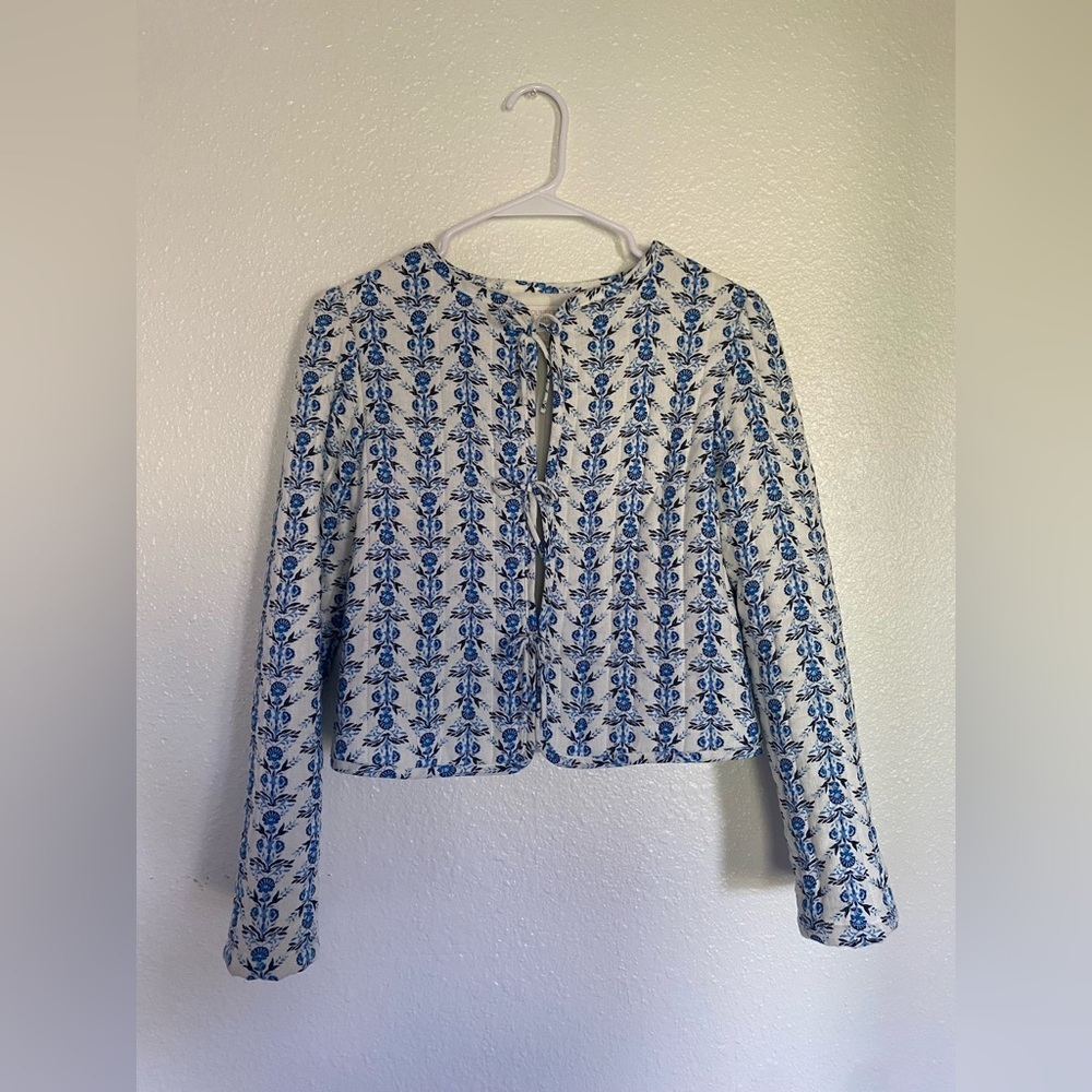Caroline Constas Blue/White Floral Quilted Linen cottagecore Tie-Front Jacket - Picture 2 of 5